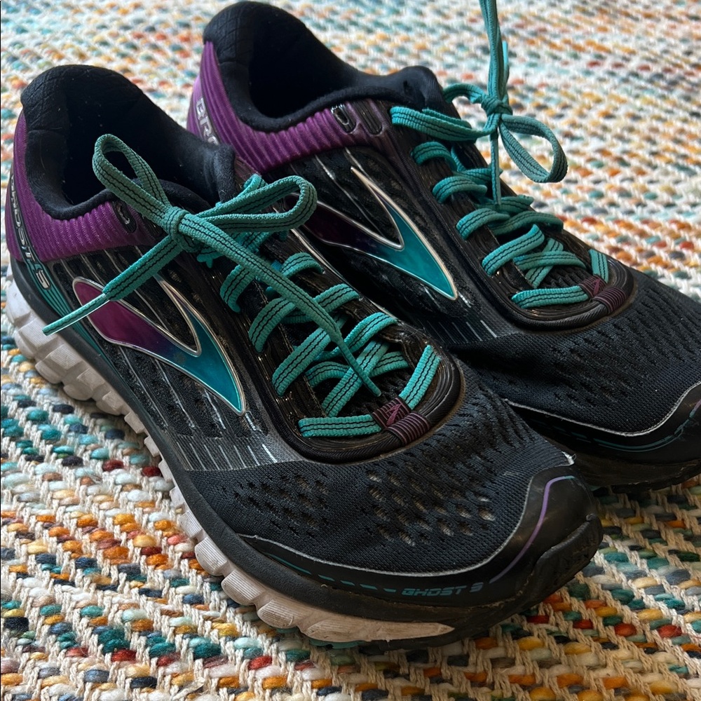 Brooks Women's Black and Purple Athletic Shoes